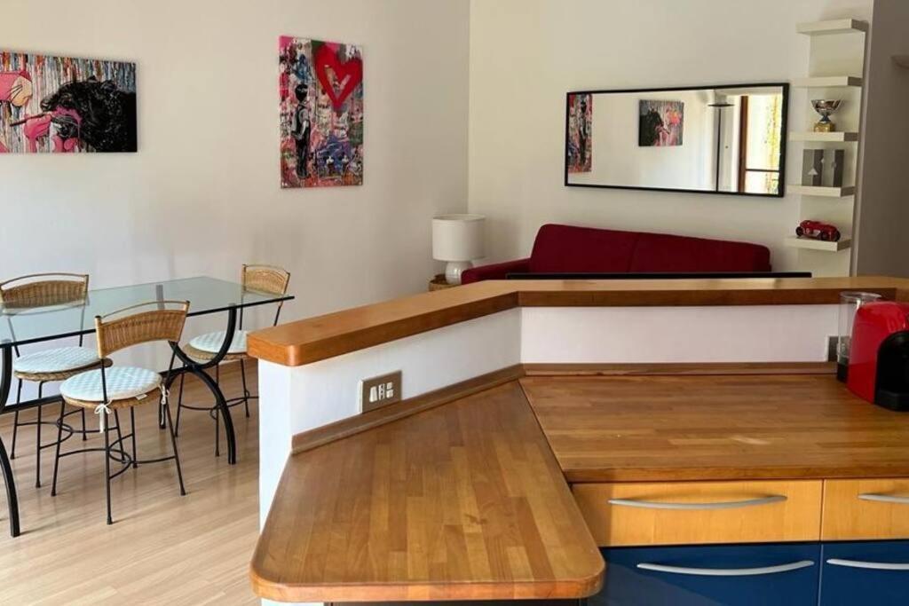 Apartment And Cosy Flat In Area *