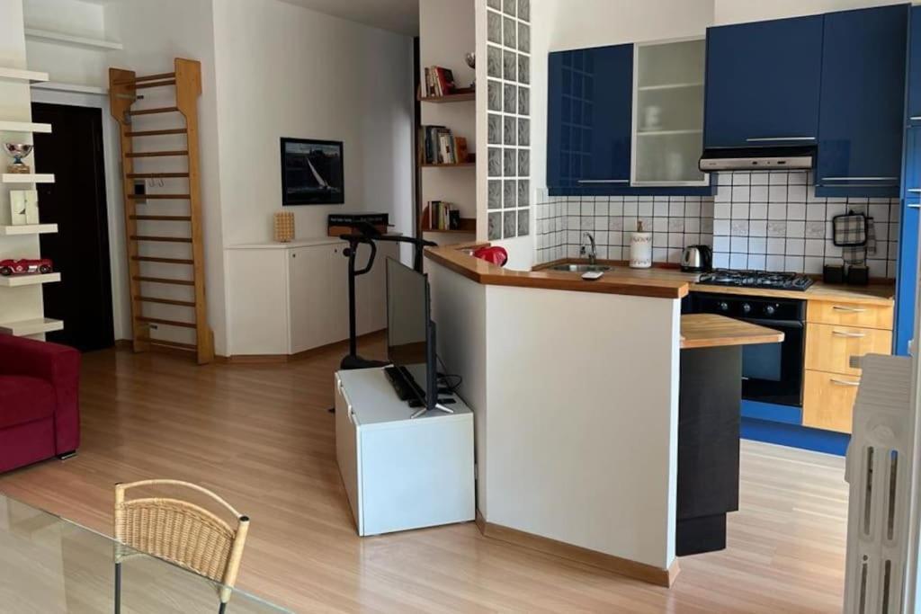 And Cosy Flat In Area *